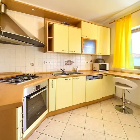 Apartment Lidija Krk Town Exterior photo