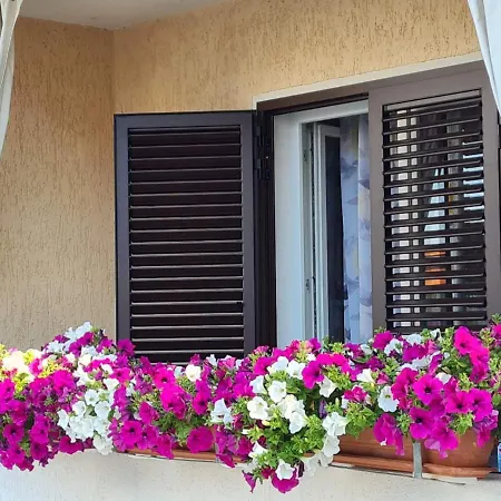 Apartment Lidija Krk Town Exterior photo